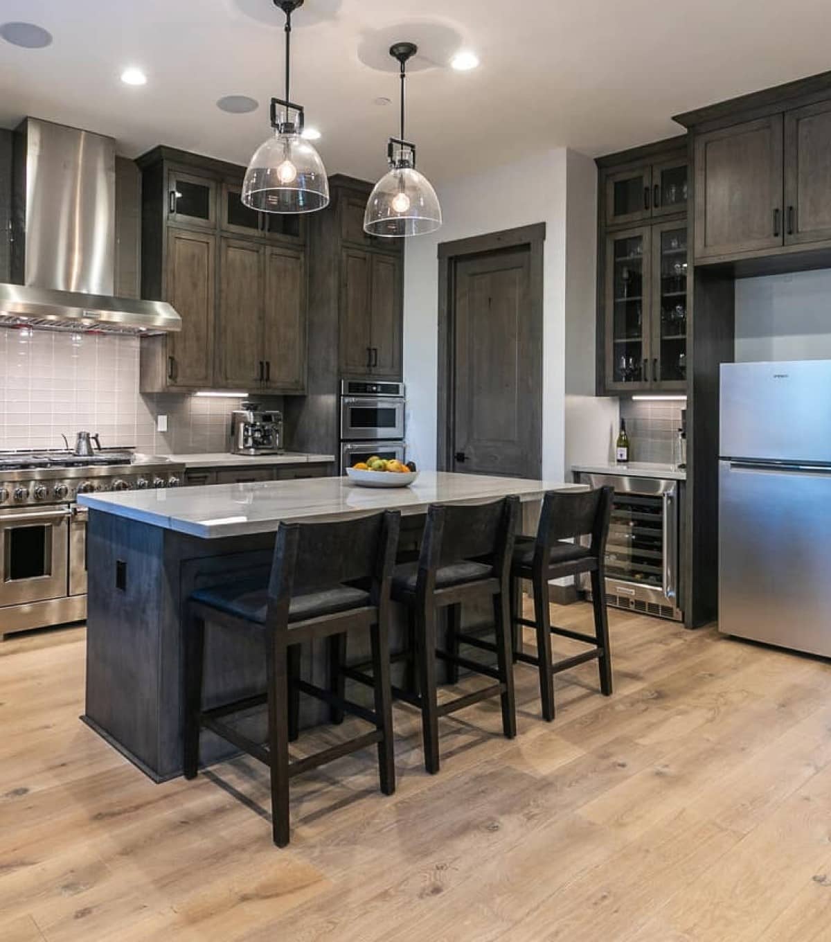 Cabinet Refacing at a fraction of the cost An image showing how refacing cabinet doors and drawer fronts can improve your kitchen